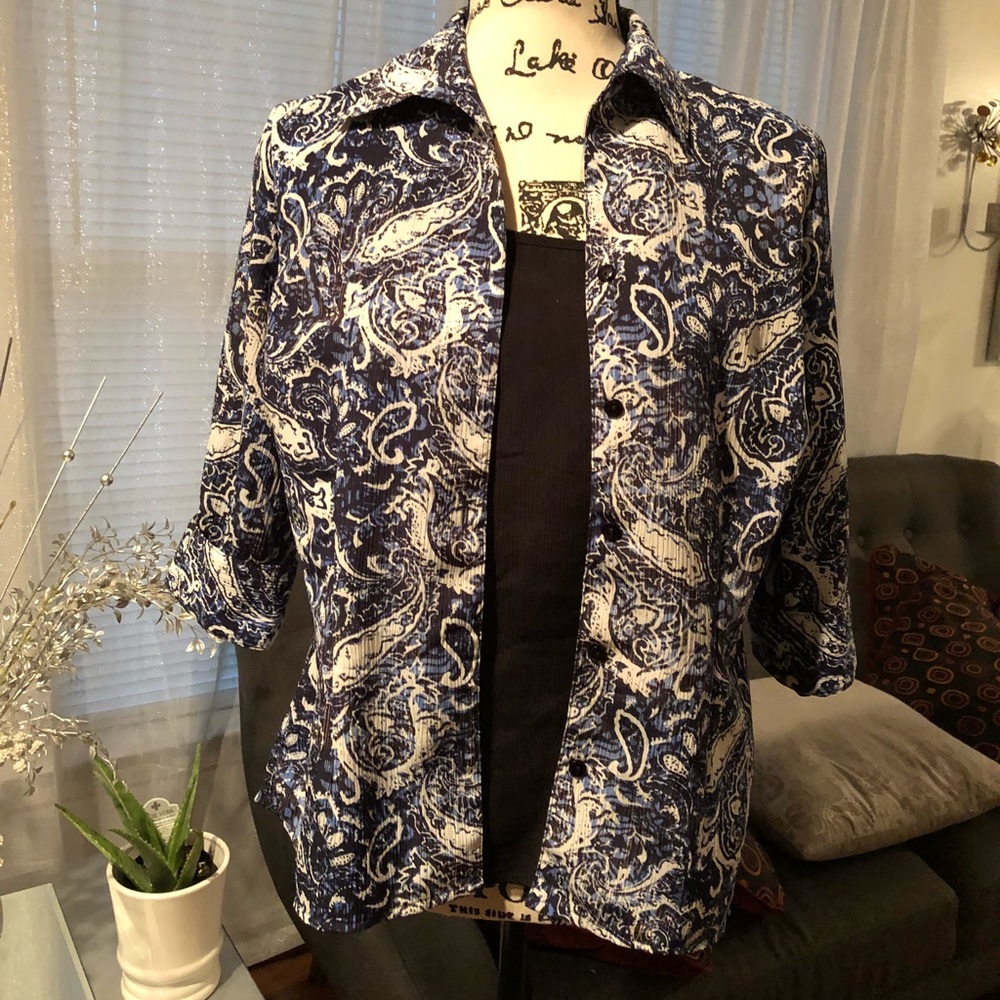 Notations tops women’s button down shirt. - Picture 1 of 6
